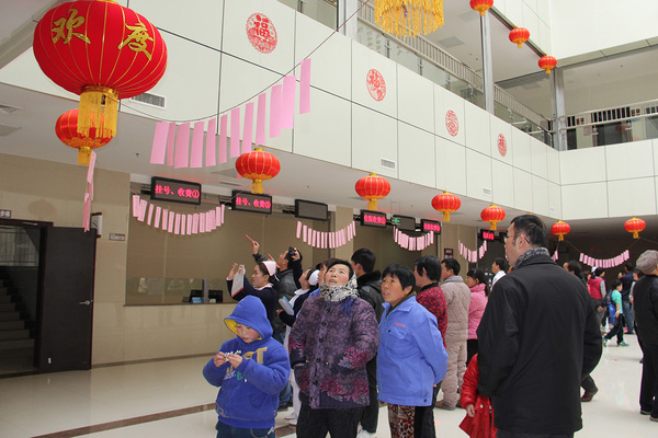 正月十五闹元宵，医患和谐猜灯谜4.JPG