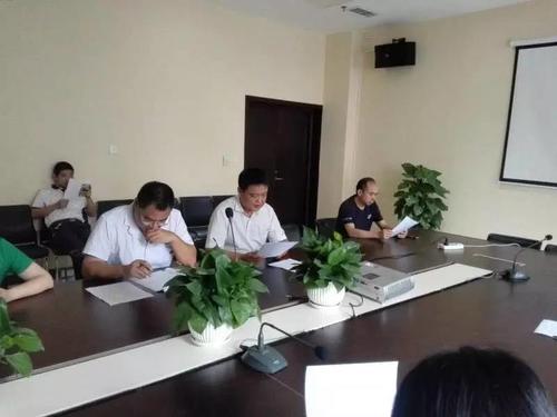 召陵区人民医院创文领导小组召开自查整改推进会2.jpg